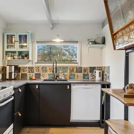 2 Bedroom Awesome In بيت للعطل